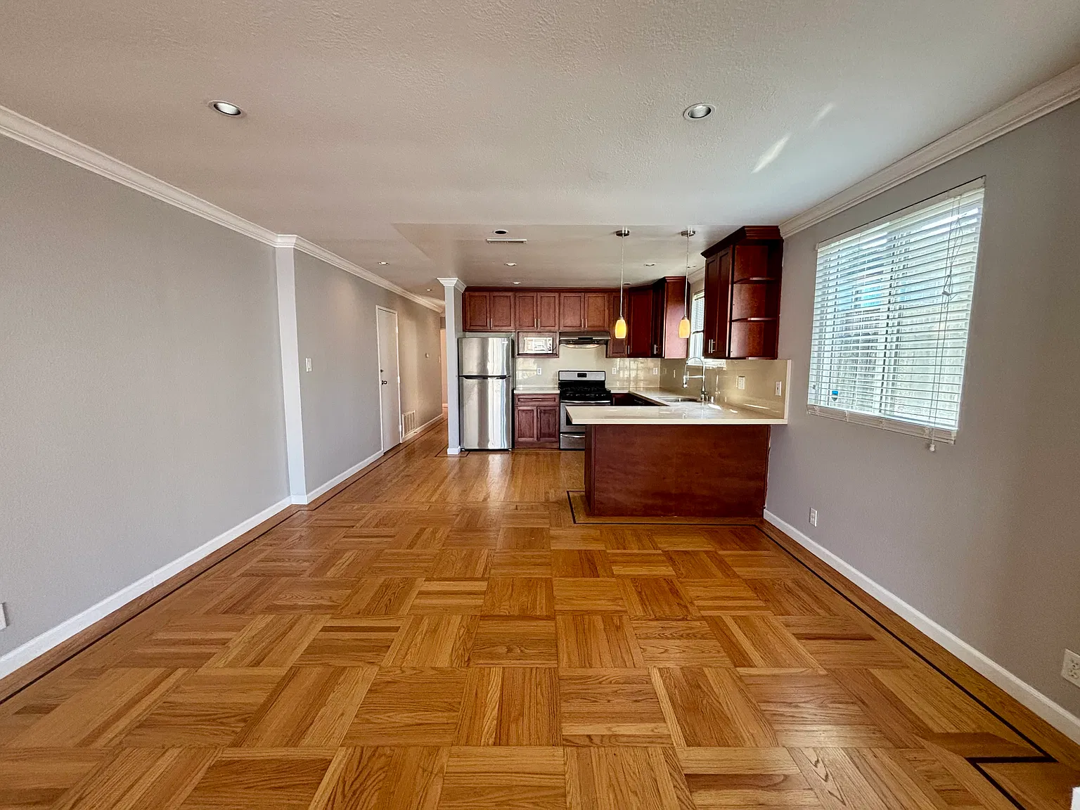 3 bed, 1160 sqft, $4,000 — Photo 4