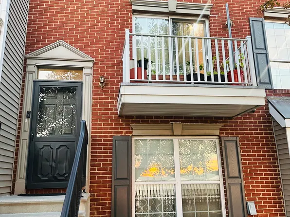 43 Willow St, Jersey City, NJ 07305