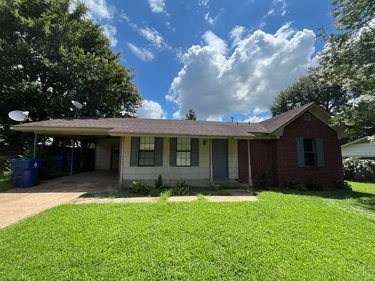 7386 Northbrook Dr — Photo 1