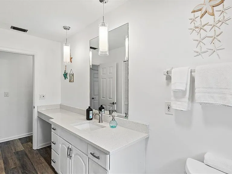 2572 Jefferson Cir — Photo 30