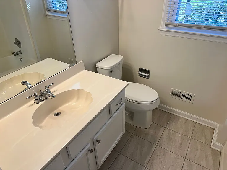 4307 Saxonbury Way — Photo 17