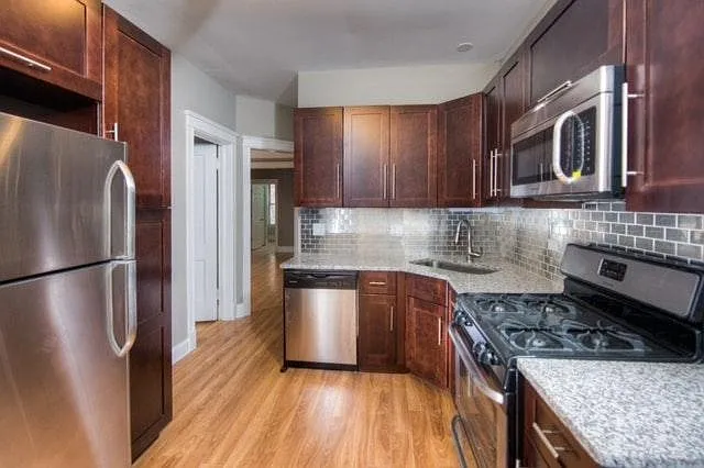 1211 W Catalpa Ave #3 — Photo 1