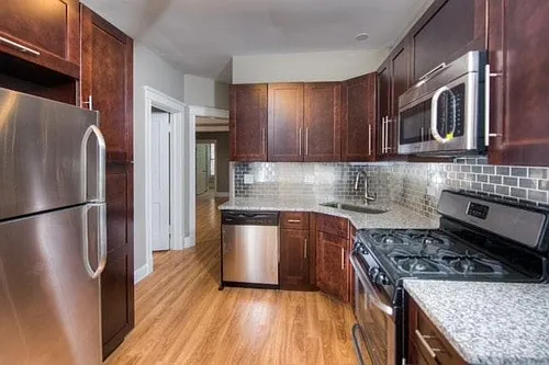 1211 W Catalpa Ave #3 Photo 1
