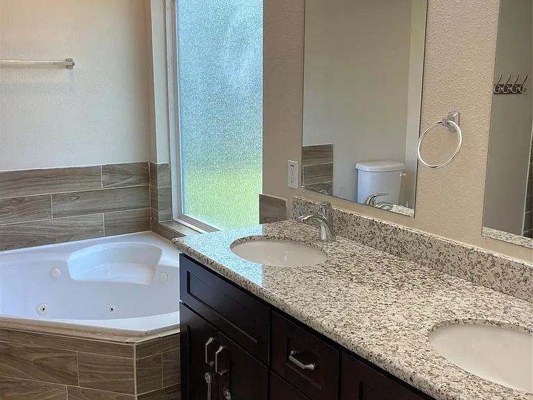1018 Homer St — Photo 11