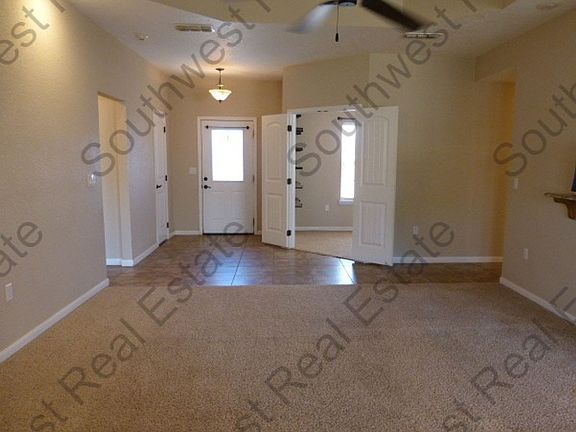 2nd image of 1740 Simmons Dr