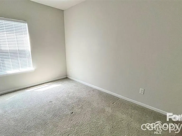1519 S Church St — Photo 12