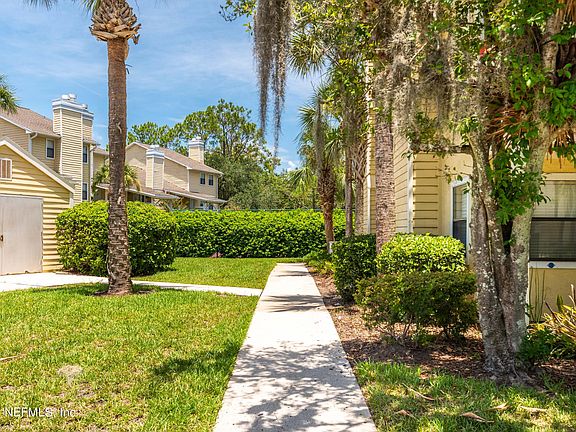 4th image of 100 FAIRWAY PARK Boulevard #2110