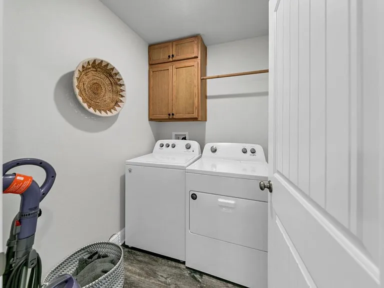 148 Stonegate Cir — Photo 17