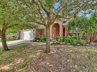 912 Parish Ct, Grand Prairie, TX 75052
