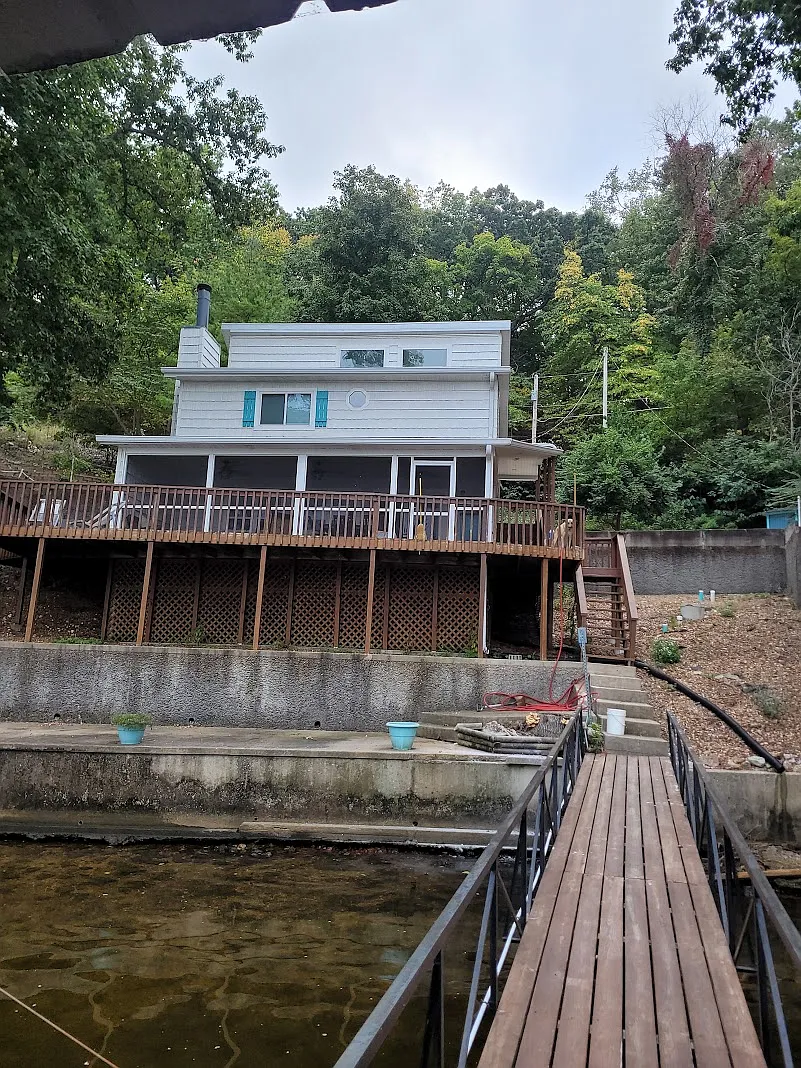 3 bed, 1600 sqft, $3,500 — Photo 1
