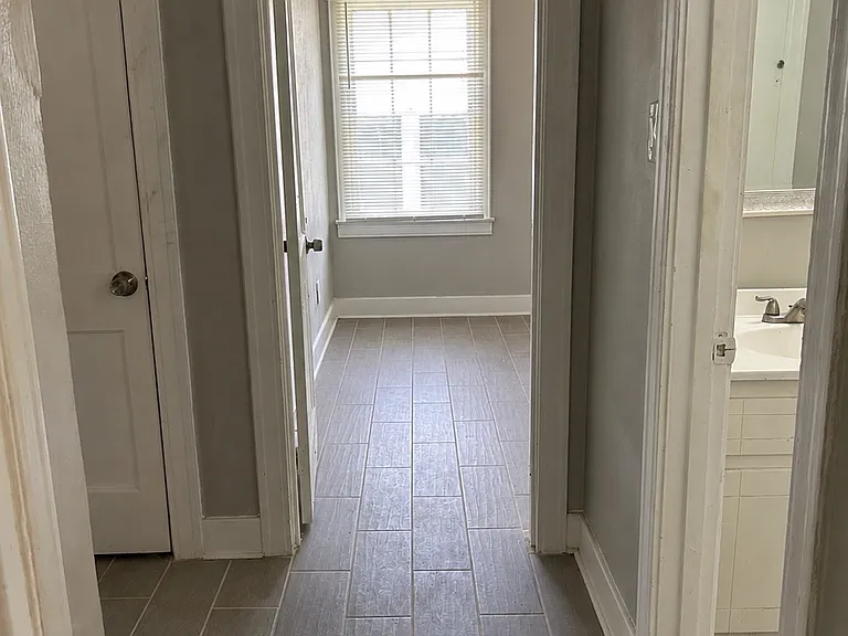 Maplewood Dr — Photo 12