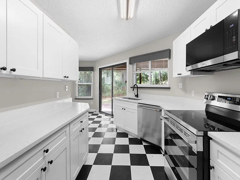 119 Palm Valley Woods Dr — Photo 1