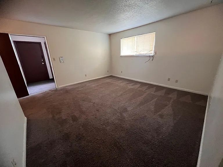 1905 University Dr #B — Photo 12