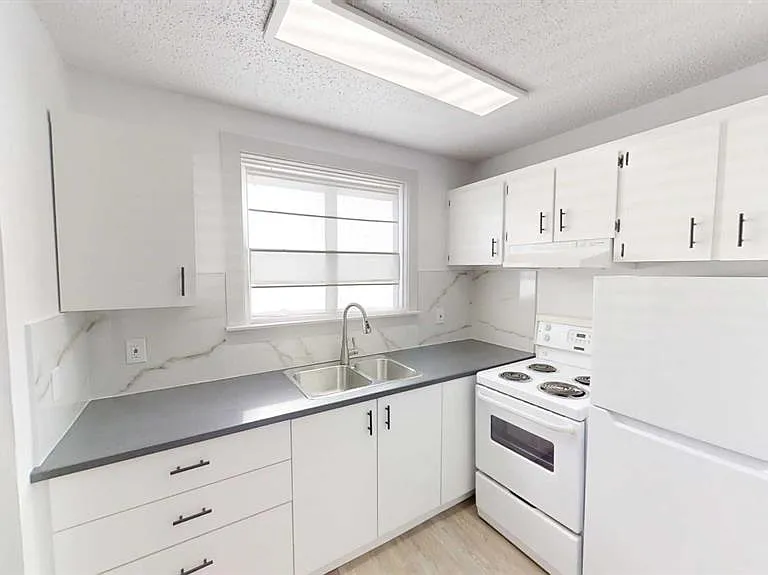 9515 100th Ave #101 — Photo 3