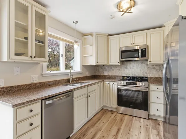 21 Fells Way #B, Laconia, NH 03246