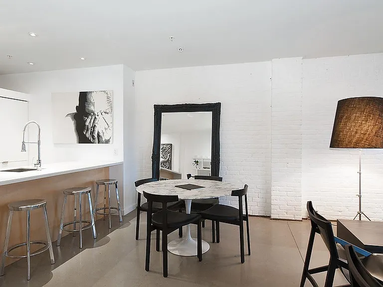 53 Hastings St W #604 — Photo 16