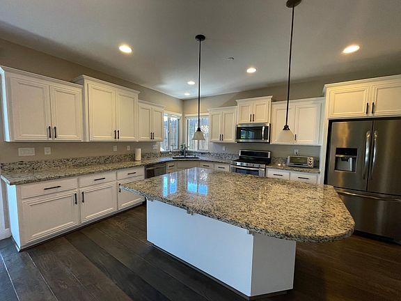 3rd image of 2927 Laredo Dr