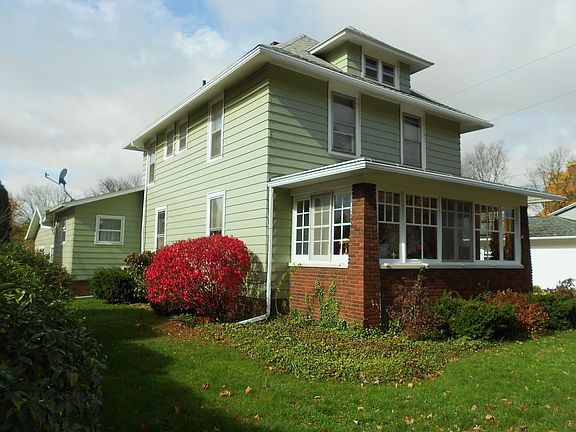 2nd image of 250 S Park Ave