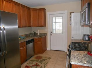 70 Grove St, Middletown, CT 06457