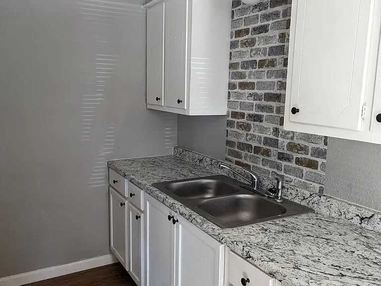 100 Reynolds St — Photo 1