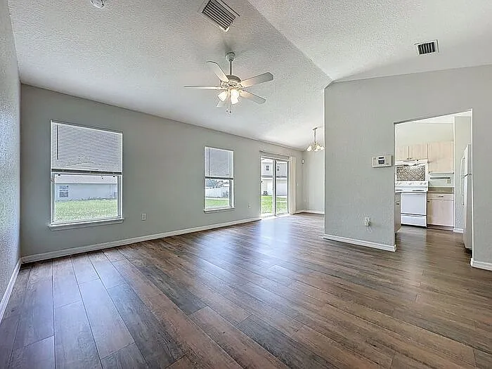 424 Danube Way — Photo 5