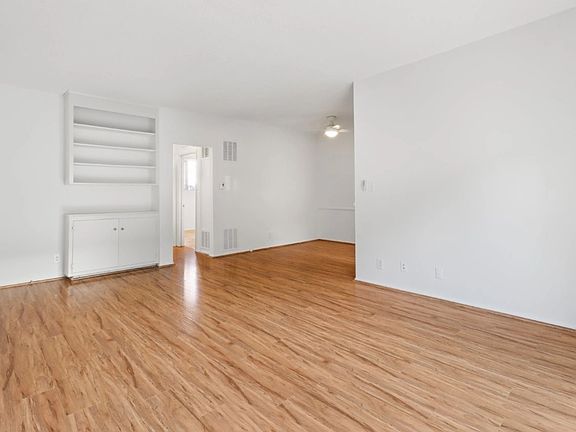 5th image of 1117 12th St APT 7