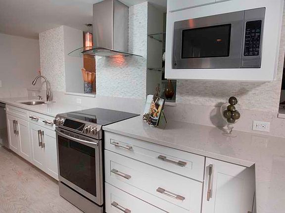 3rd image of 3500 Galt Ocean Dr APT 606