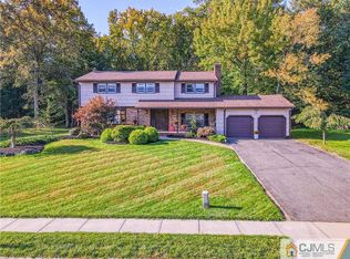 26 Woodmere Rd, North Brunswick, NJ 08902