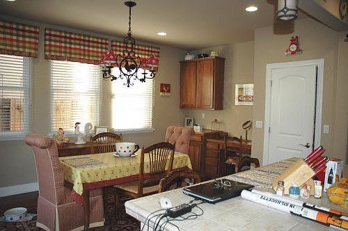 5th image of 1117 Montague Ln