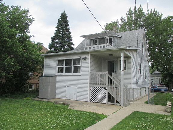 3rd image of 2724 N Newcastle Ave