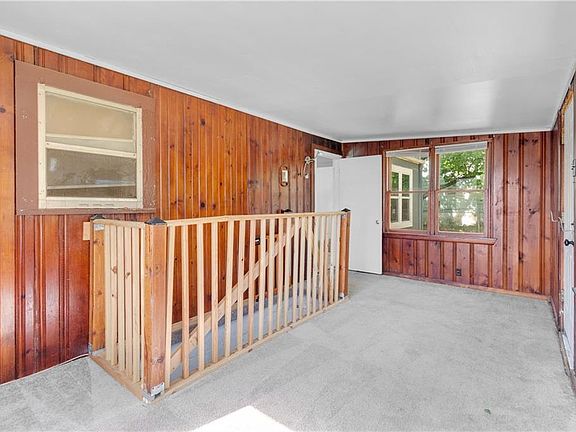 5th image of 2926 Stewart Ave