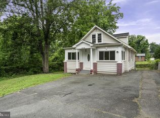 19316 Weaver Rd, Triangle, VA 22172