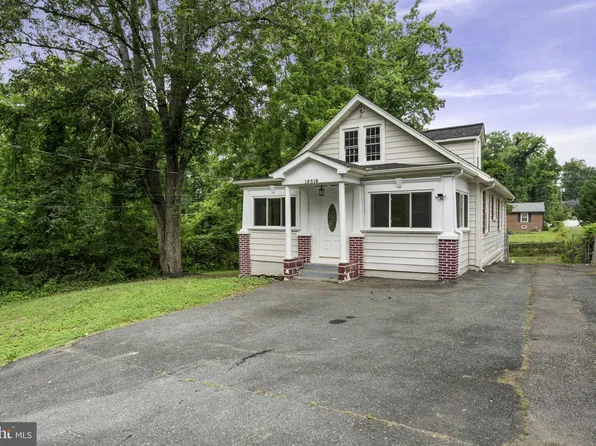 19316 Weaver Rd, Triangle, VA 22172