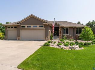 4312 E 22nd St, Sioux Falls, SD 57103