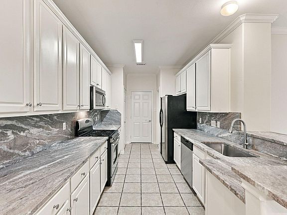 3rd image of 142 N Camellia Grove Cir