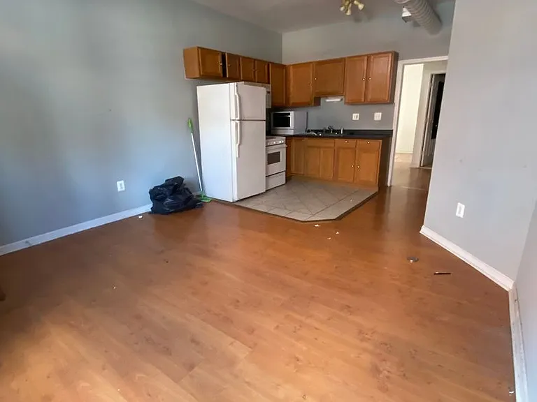 1430 W Master St. — Photo 4