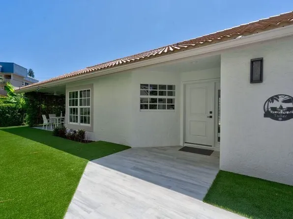 261 Pelican Way, Delray Beach, FL 33483