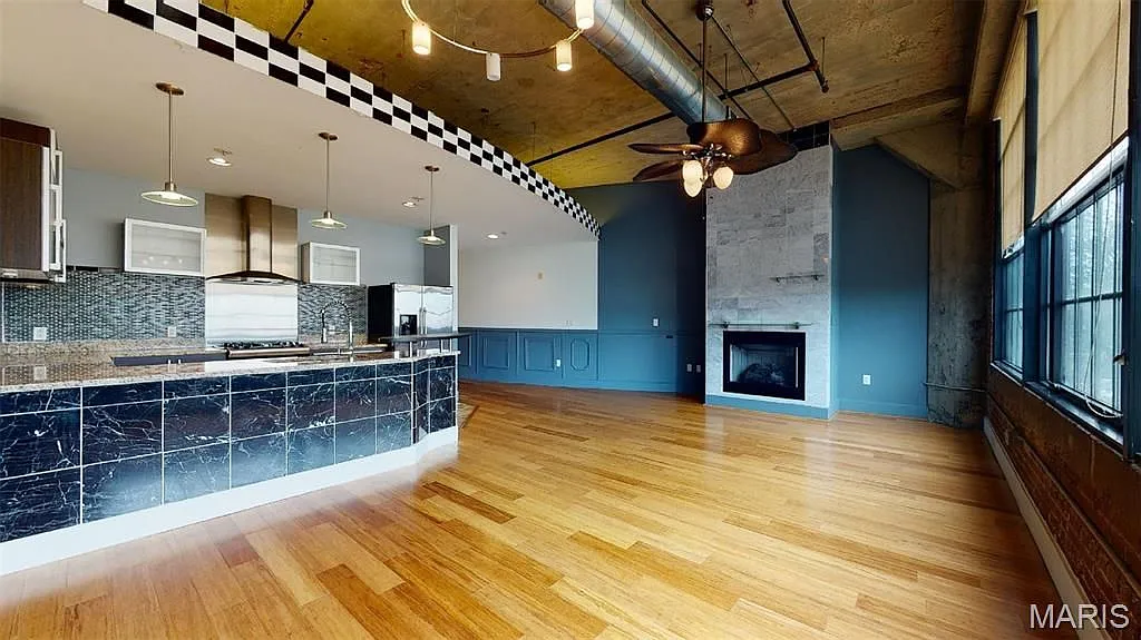 4100 Forest Park Ave — Photo 3
