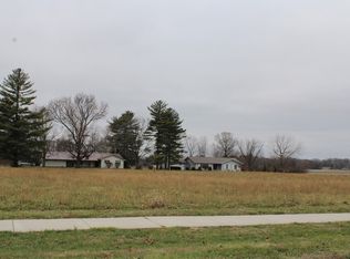 N 8th St, Shelbyville, IL 62565