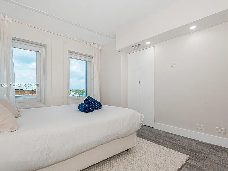 2301 Collins Ave #926 — Photo 22