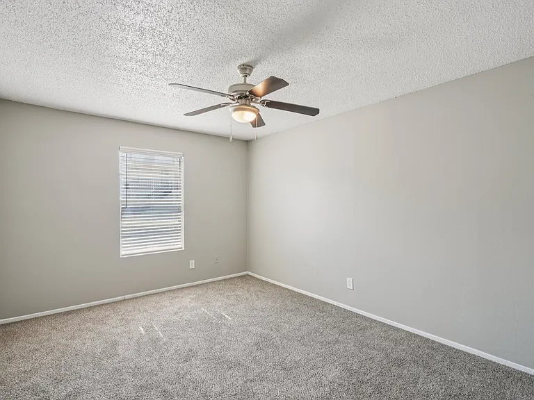 5644 Riverwalk Dr — Photo 24