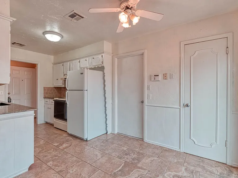 204 Vickie Dr — Photo 19