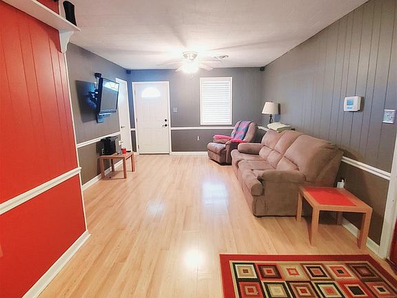2nd image of 917 Catherine St