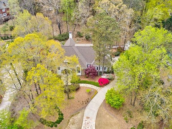 3rd image of 715 Sturges Way