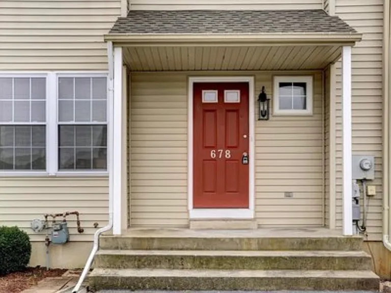 678 Walnut Tree Dr — Photo 2