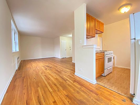 5th image of 3815 Bowne St APT 3C