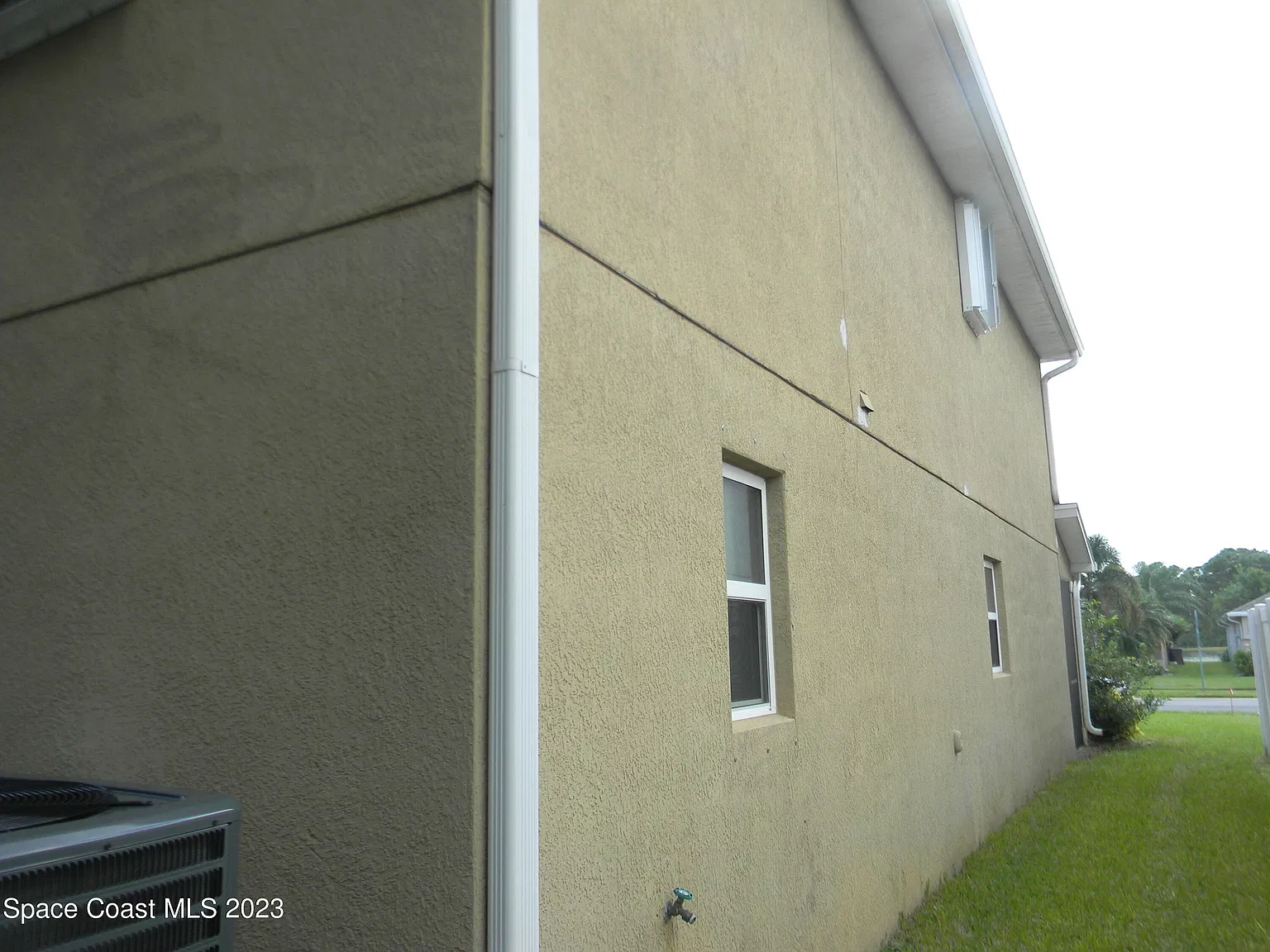 4 bed, 2.5 bath, 2148 sqft, $2,400 — Photo 3