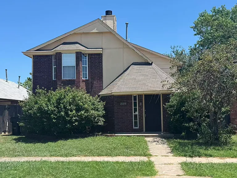 2128 Meench Dr — Photo 1