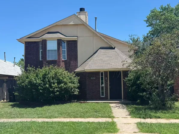 2128 Meench Dr, Moore, OK 73170
