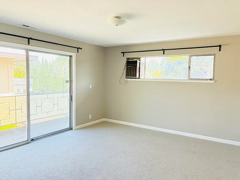 545 Fulton St — Photo 5